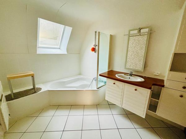 Maison à PONTRIEUX, 22260 - 7 pièces 175m²