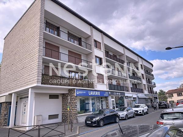 Appartement Viry Chatillon 3 pièce(s) 64.68 m2, cave, box, 2 chambres, balcon, lumineux