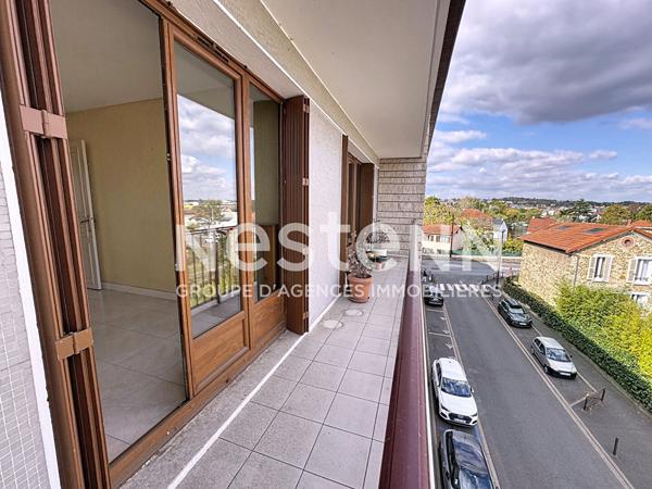 Appartement Viry Chatillon 3 pièce(s) 64.68 m2, cave, box, 2 chambres, balcon, lumineux
