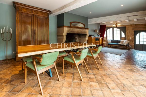 Splendide maison de village médiévale : résidence principale et maison de gardien