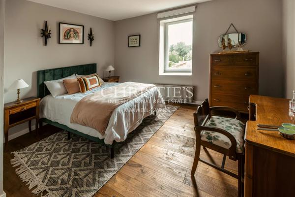 Splendide maison de village médiévale : résidence principale et maison de gardien
