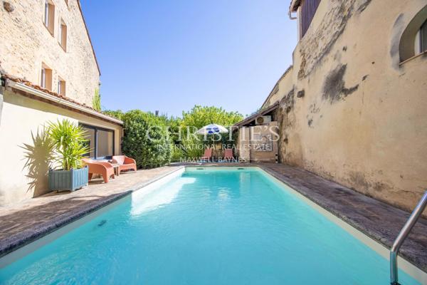 Splendide maison de village médiévale : résidence principale et maison de gardien