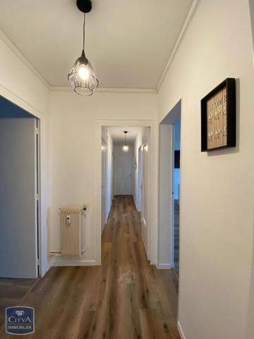 Appartement à louer 4 pièces 9.21m²