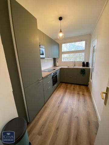 Appartement à louer 4 pièces 9.21m²