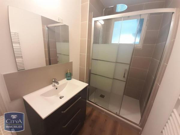 Appartement à louer 4 pièces 9.21m²