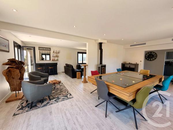 Maison à vendre  6 pièces - 215 m 2   JULLOUVILLE  - 50