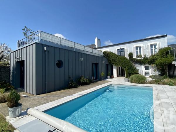 Maison à vendre  6 pièces - 215 m 2   JULLOUVILLE  - 50
