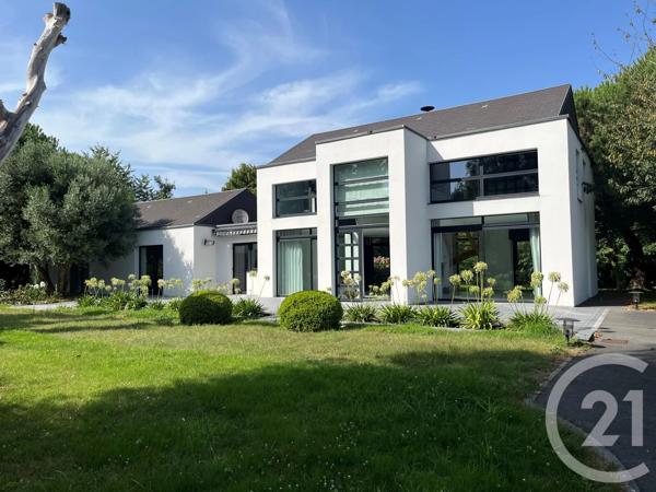 Maison à vendre  6 pièces - 215 m 2   JULLOUVILLE  - 50