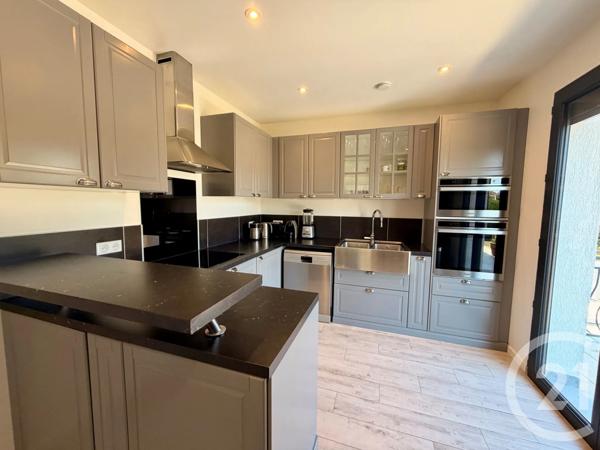 Maison à vendre  6 pièces - 215 m 2   JULLOUVILLE  - 50
