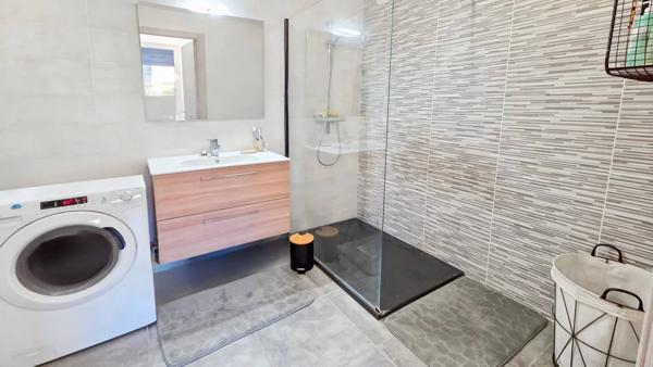 Joli T3 moderne et cocooning avec terrasse et vue !