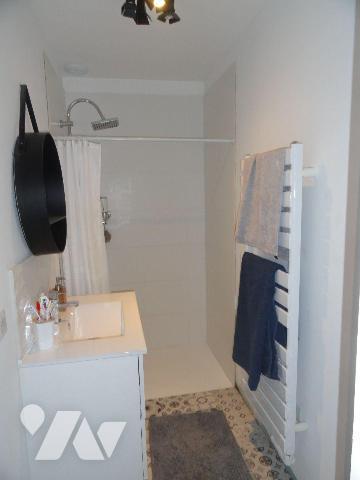 Sur les hauteurs maison entièrement rénové de 140m² habitable sur une parcelle de 268m². Elle s...