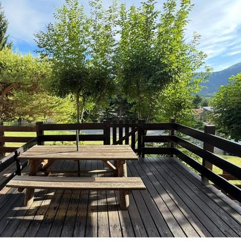 Appartement en rez de chaussée traversant de 45m² loi carrez, terrasse, et local commun