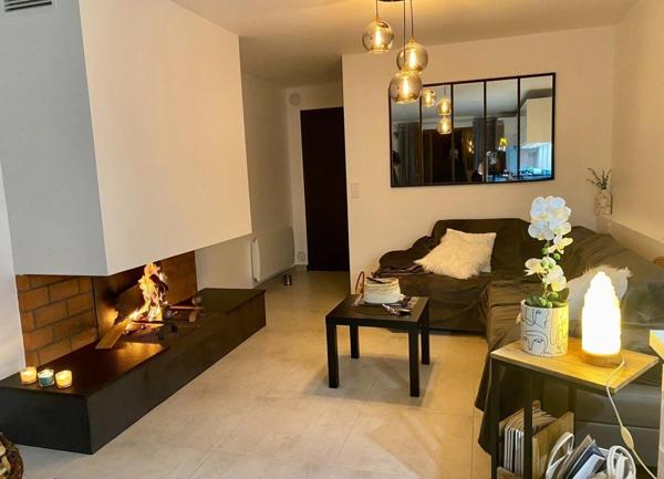 Appartement en rez de chaussée traversant de 45m² loi carrez, terrasse, et local commun