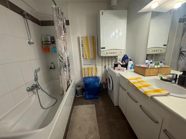 Dpt Moselle (57), à louer ZIMMING appartement 2 chambres avec garage et cave