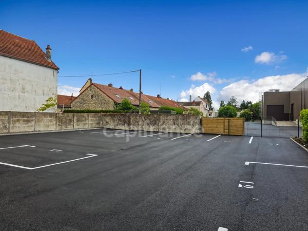 5 Places de parking à vendre