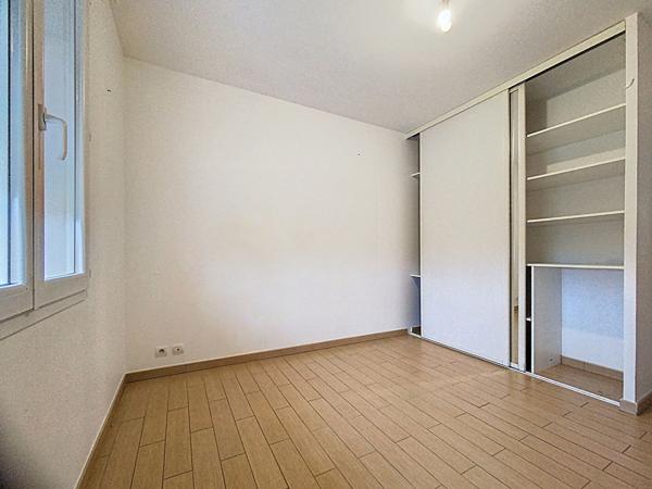 A vendre Villa récente à Saramon de 4 Chambres avec joli jardin et piscine