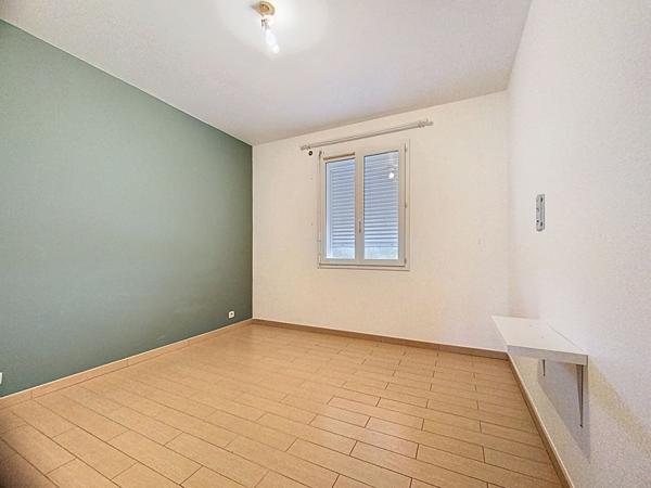 A vendre Villa récente à Saramon de 4 Chambres avec joli jardin et piscine