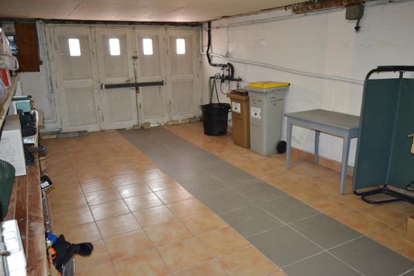 Bourgoin-Jallieu (38300) Maison familiale spacieuse avec sous-sol complet sur terrain arboré de 1200 m²