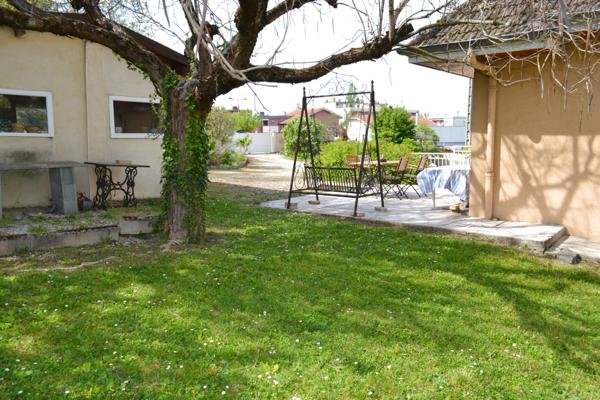 Bourgoin-Jallieu (38300) Maison familiale spacieuse avec sous-sol complet sur terrain arboré de 1200 m²