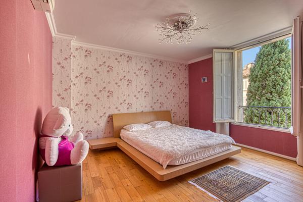 Appartement Avignon 5 pièce(s) 168 m2
