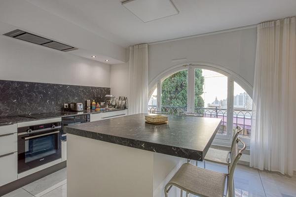 Appartement Avignon 5 pièce(s) 168 m2
