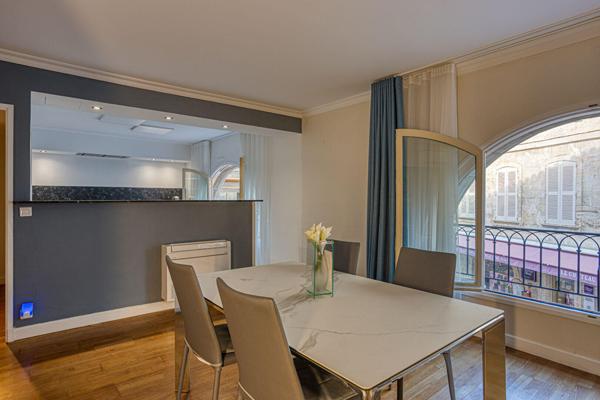 Appartement Avignon 5 pièce(s) 168 m2