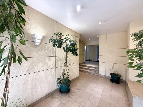 Le Blanc-Mesnil (93150) Appartement 3 Pièces avec balcon, parking, cave proche RER, métro 16