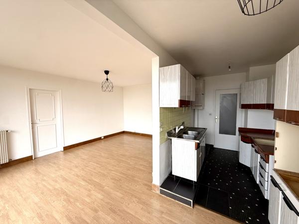 Le Blanc-Mesnil (93150) Appartement 3 Pièces avec balcon, parking, cave proche RER, métro 16