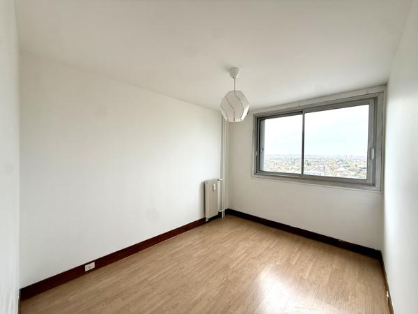 Le Blanc-Mesnil (93150) Appartement 3 Pièces avec balcon, parking, cave proche RER, métro 16