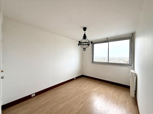Le Blanc-Mesnil (93150) Appartement 3 Pièces avec balcon, parking, cave proche RER, métro 16