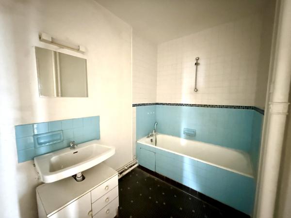 Le Blanc-Mesnil (93150) Appartement 3 Pièces avec balcon, parking, cave proche RER, métro 16