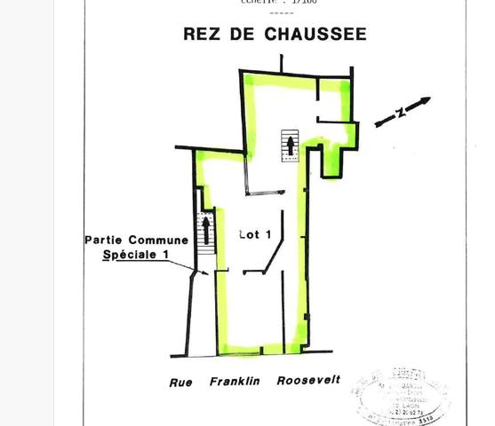Vente                                                      Local commercial
                        
                     1 pièces                      64 m2                     à Laon