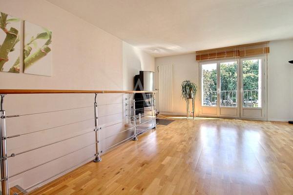 Maison Elancourt 5 pièces de 107 m² 3 chambres, 1 bureau sur une parcelle de 139 m²