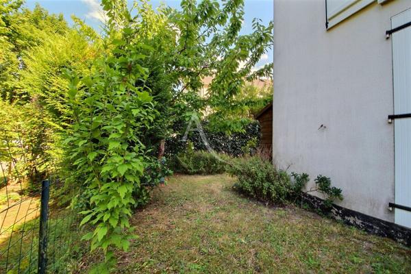 Maison Elancourt 5 pièces de 107 m² 3 chambres, 1 bureau sur une parcelle de 139 m²