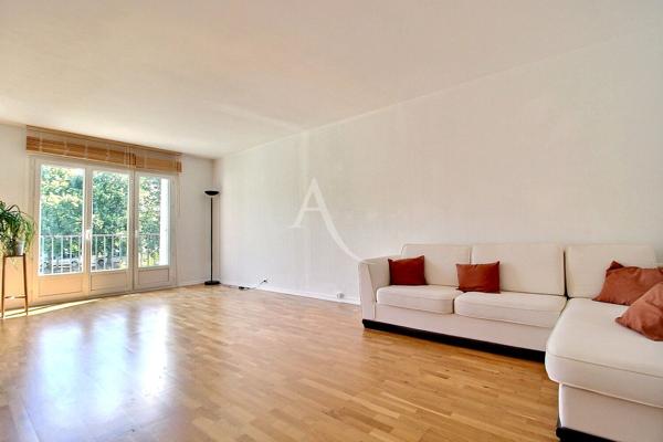 Maison Elancourt 5 pièces de 107 m² 3 chambres, 1 bureau sur une parcelle de 139 m²