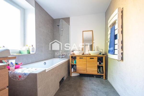 Maison 107m2 avec prestations anciennes 2 chambres 1 bureau