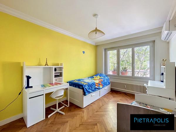 Avenue Félix Faure-Ecole JM Chavant- T4 de 107 m2- Balcons-Pas de vis à vis