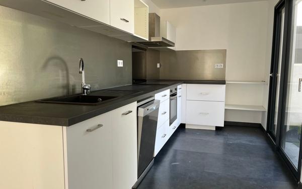 Maison à louer    4 pièces •  Villeveyrac