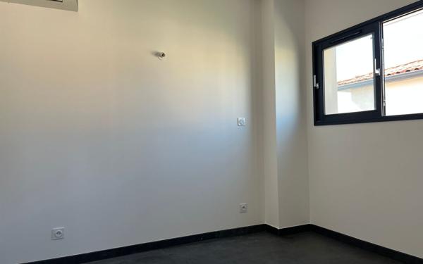 Maison à louer    4 pièces •  Villeveyrac