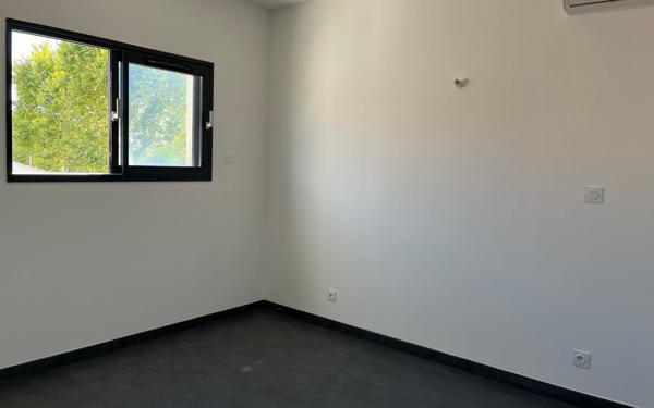 Maison à louer    4 pièces •  Villeveyrac