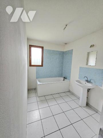 PAVILLON AVEC COMMODITÉS DE PLAIN-PIED ET  GARAGE