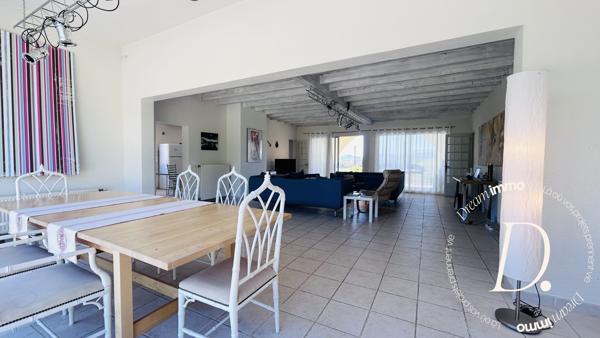 Maison avec Piscine et grand terrain constructible