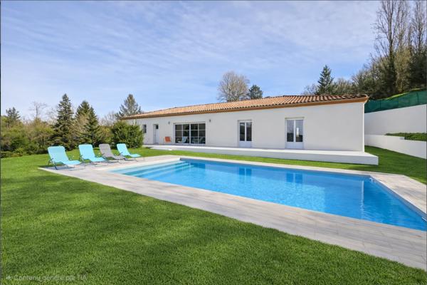Maison
         6 pièces
        - 137 m² 389 000 € *
