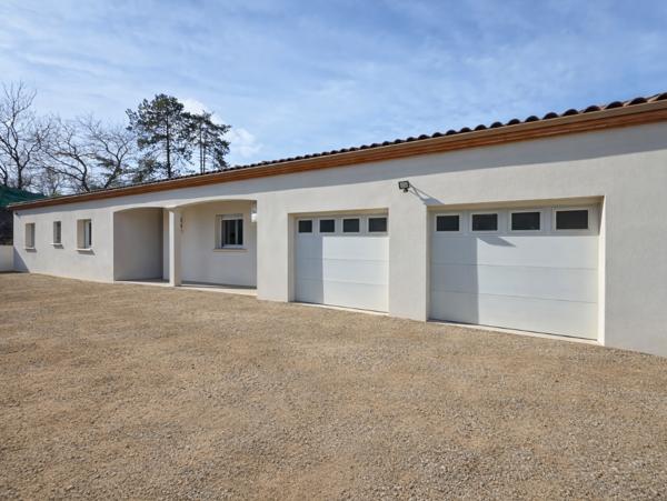 Maison
         6 pièces
        - 137 m² 389 000 € *