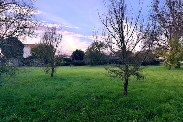 TERRAIN CONSTRUCTIBLE 882 M2 - SAINTE SOULLE, Sainte soulle 17220