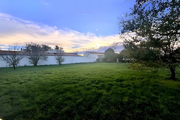 TERRAIN CONSTRUCTIBLE 882 M2 - SAINTE SOULLE, Sainte soulle 17220