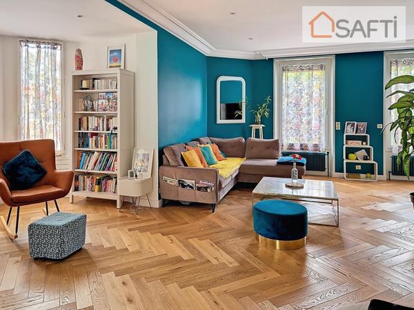 Maison familiale rénovée avec goût à 3 min du RER.