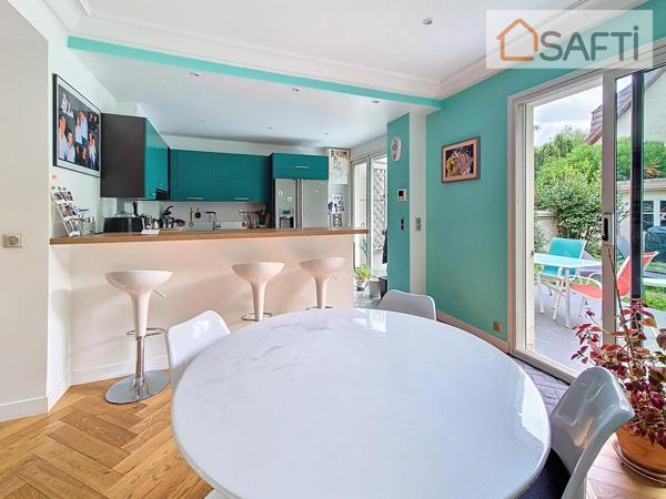 Maison familiale rénovée avec goût à 3 min du RER.