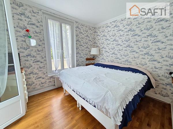 Maison familiale rénovée avec goût à 3 min du RER.