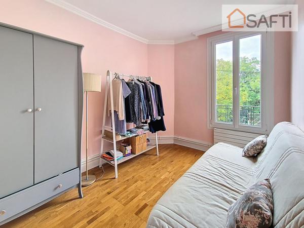 Maison familiale rénovée avec goût à 3 min du RER.